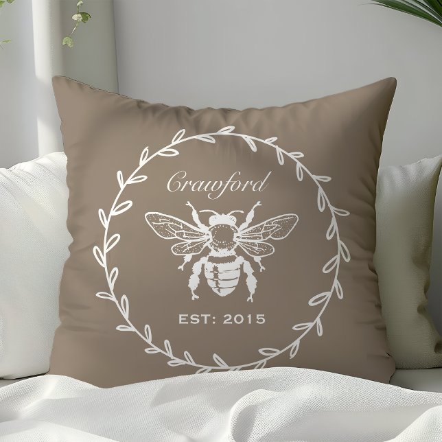 Coussin Mocha Honey Bee Laurel Honeycomb Monogramme (Créateur téléchargé)