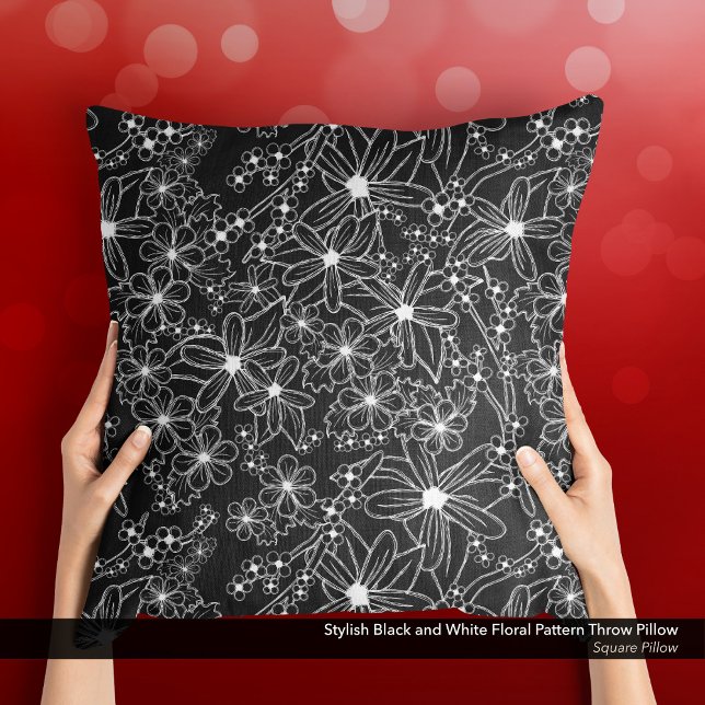 Coussin Modèle floral noir et blanc élégant (Stylish Black and White Floral Pattern Throw Pillow with a Sketch-Like Hand-Drawn Feel.)