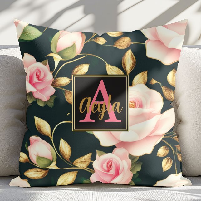 Coussin Moderne Elégant rose Roses Feuilles or Monogramme (Créateur téléchargé)