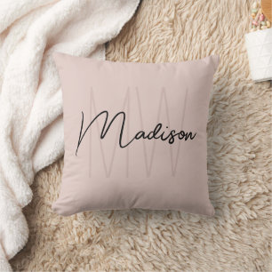 Coussin Moderne monogramme de nom en écriture rose blush