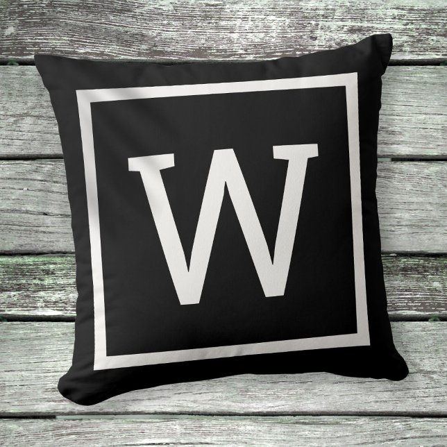 Coussin Moderne Monogramme Noir et Blanc (Modern Monogram Black and White Throw Pillow)