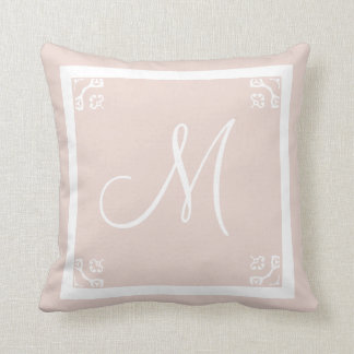 Coussin MONOGRAM solide rose pâle personnalisé