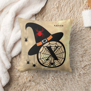 Coussin Monogram X Halloween Sky Witch Nom des araignées