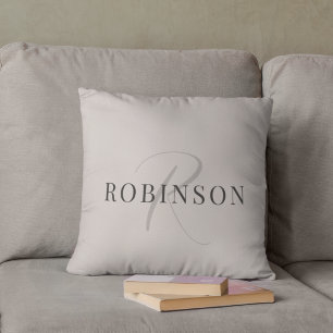 Coussin Monogramme beige moderne et élégant Nom initial