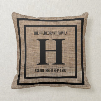 Coussin Monogramme de famille de toile de jute de Faux