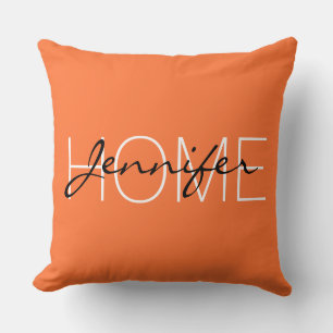 Coussin monogramme de la maison de couleur orange (crayola