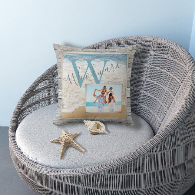 Coussin Monogramme de la scène de la plage de Wood patiné (Créateur téléchargé)