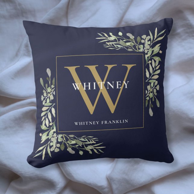 Coussin Monogramme doré moderne sur fond de verdure bleu m (Modern Gold Monogram Greenery Navy Blue Throw Pillow)