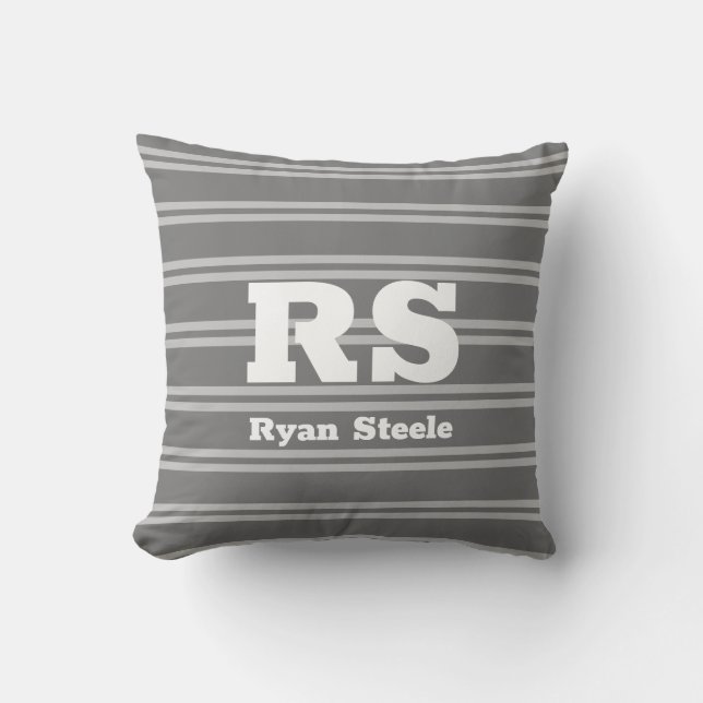 Coussin Monogramme et nom en gras blanc, Lt Gris sur Gris (Recto)