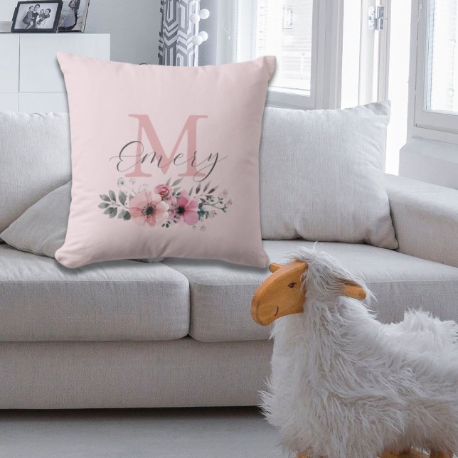 Coussin monogramme floral botanique chic rose (Botanical chic pink watercolor floral monogram throw pillow)