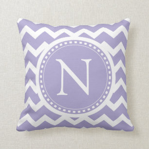 Coussin Monogramme Girly lilas de zigzag de Puple Chevron
