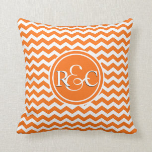 Coussin Monogramme initial personnalisé par Chevron orang