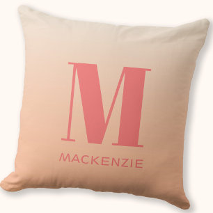 Coussin Monogramme moderne Nom initial Peach Gradient
