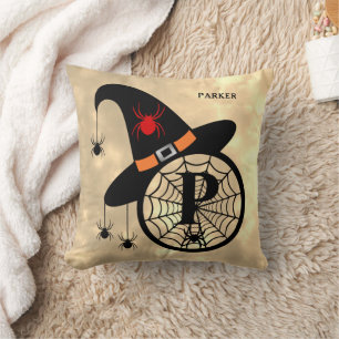 Coussin Monogramme P Halloween Sky Witch Nom des araignées
