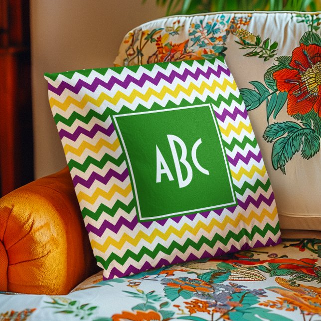 Coussin Monogramme vert Mardi Gras Zigzag (Green Monogrammed Mardi Gras Zigzag Throw Pillow)