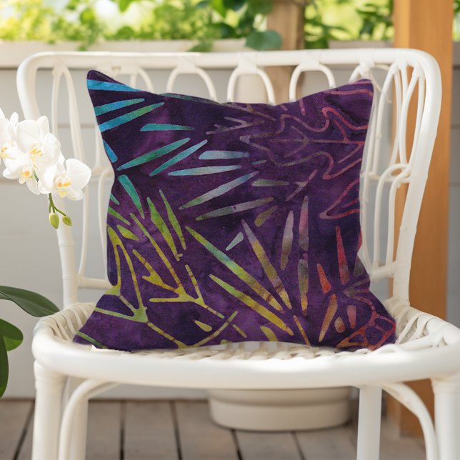 Coussin Motif de feuillage boho batik violet (Créateur téléchargé)