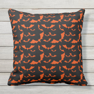 Coussin motif de Halloween de battes noires et oranges