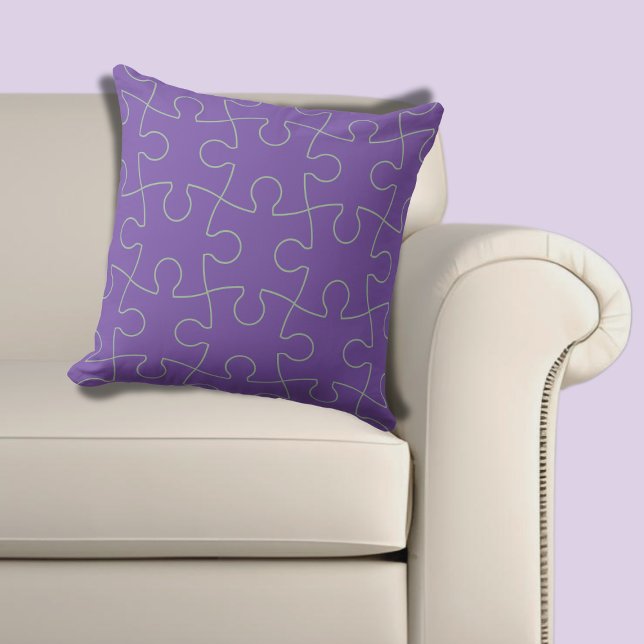 Coussin Motif de puzzle moderne violet et vert clair (Modern Purple & Light Green Jigsaw Puzzle Pattern Throw Pillow)