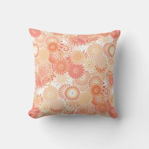 Coussin motif tourbillon fractal, nuances de corail et pêc