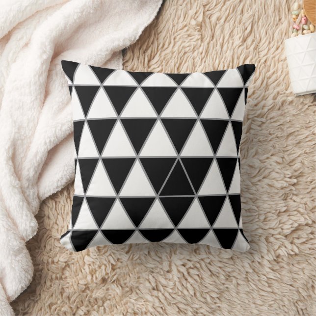 Coussin Motif triangle géométrique noir, blanc et gris. (Couverture)