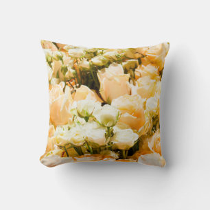 Coussin Motif vertical de roses blanches. anniversaire, re