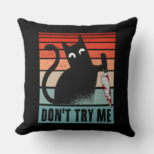 Coussin Ne m'essayez pas, Moody Cat avec un couteau Invita