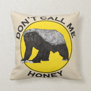 Coussin Ne pas m'appeler Honey Badass Feministe jaune