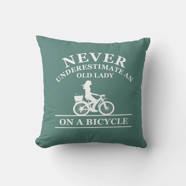 Coussin Ne sous-estimez jamais une vieille dame à vélo (Recto)