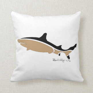 Coussin noir de requin de bout