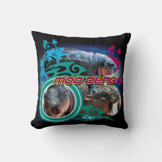 Coussin noir MooDeng2