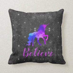 Coussin noir/pourpre nommé fait sur commande de