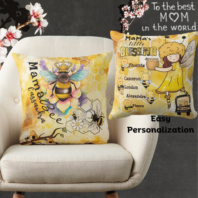 Coussin Nom de la petite bienheureuse de Mama Bee-Mama (Créateur téléchargé)