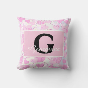 Coussin Nom Monogramme moderne sur Purple Rose Coeurs blan