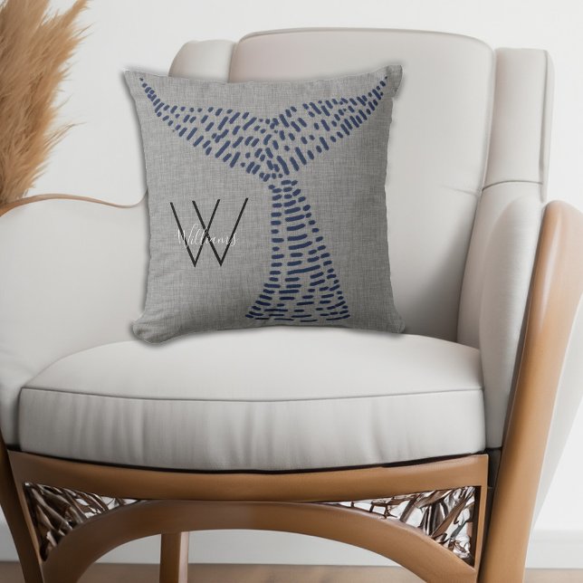Coussin Nom personnel Nautical Whale Tail Art (Personalized Last Name Nautical Whale Tail Art Throw Pillow)