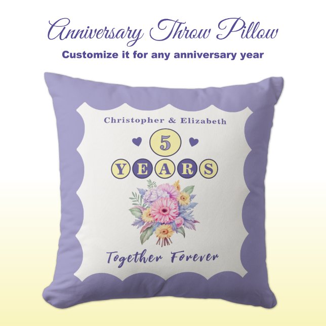 Coussin Noms de 5e anniversaire fleurs gerbera violettes (Créateur téléchargé)