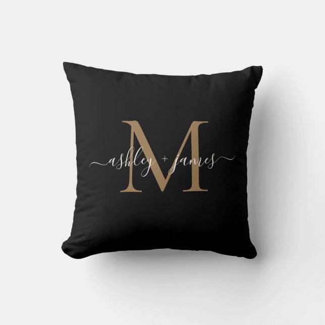 Coussin Noms de mariage élégants monogramme noir or script (Recto)