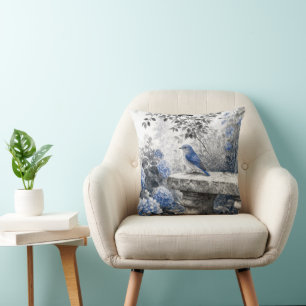 Coussin Oiseau Bleu au Lavis d'Encre sur un Banc de Jardin