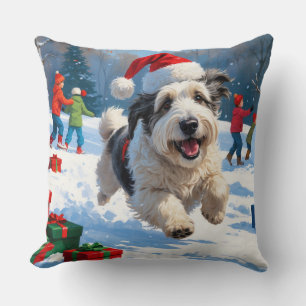 Coussin Old English Sheepdog Running in Snow Christmas Cas