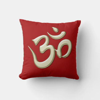 Coussin OM Doré sur Fond Rouge Foncé