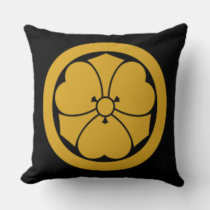 Coussin Oxalis avec épées dans le cercle 1