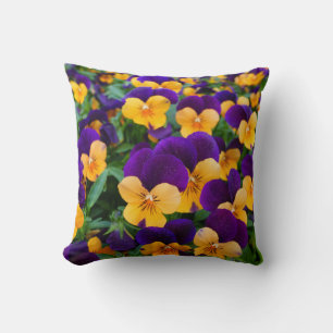 Coussin Pansy Bloom : Garden Beauty Gros plan.