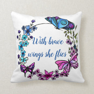 Coussin Papillon et guirlande de fleurs