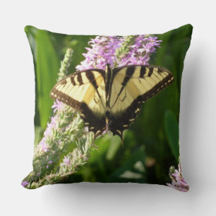 Coussin Papillon Swallowtail sur Fleurs sauvages pourpres