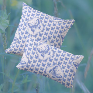 Coussin Papillons bleus de la Chinoiserie vintage sur blan