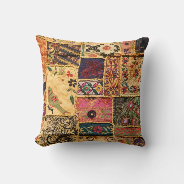 Coussin Patchwork indien : Tissu du marché de Hampi. (Recto)