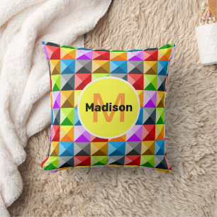 Coussin Patchwork motif géométrique coloré Monogramme