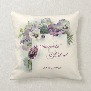 Coussin Pensées pourpres épousant le carreau carré