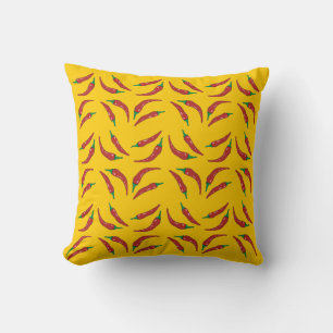 Coussin Peppers chili répété partout sur le jaune