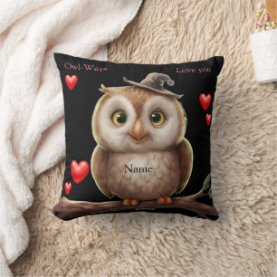 Coussin Petite chouette drôle avec amour Coeurs
