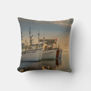Coussin photo bateaux de pêche throw pillow